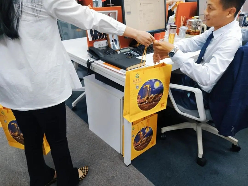 中秋佳節(jié)來臨！萬享進貿(mào)通報關(guān)公司員工福利